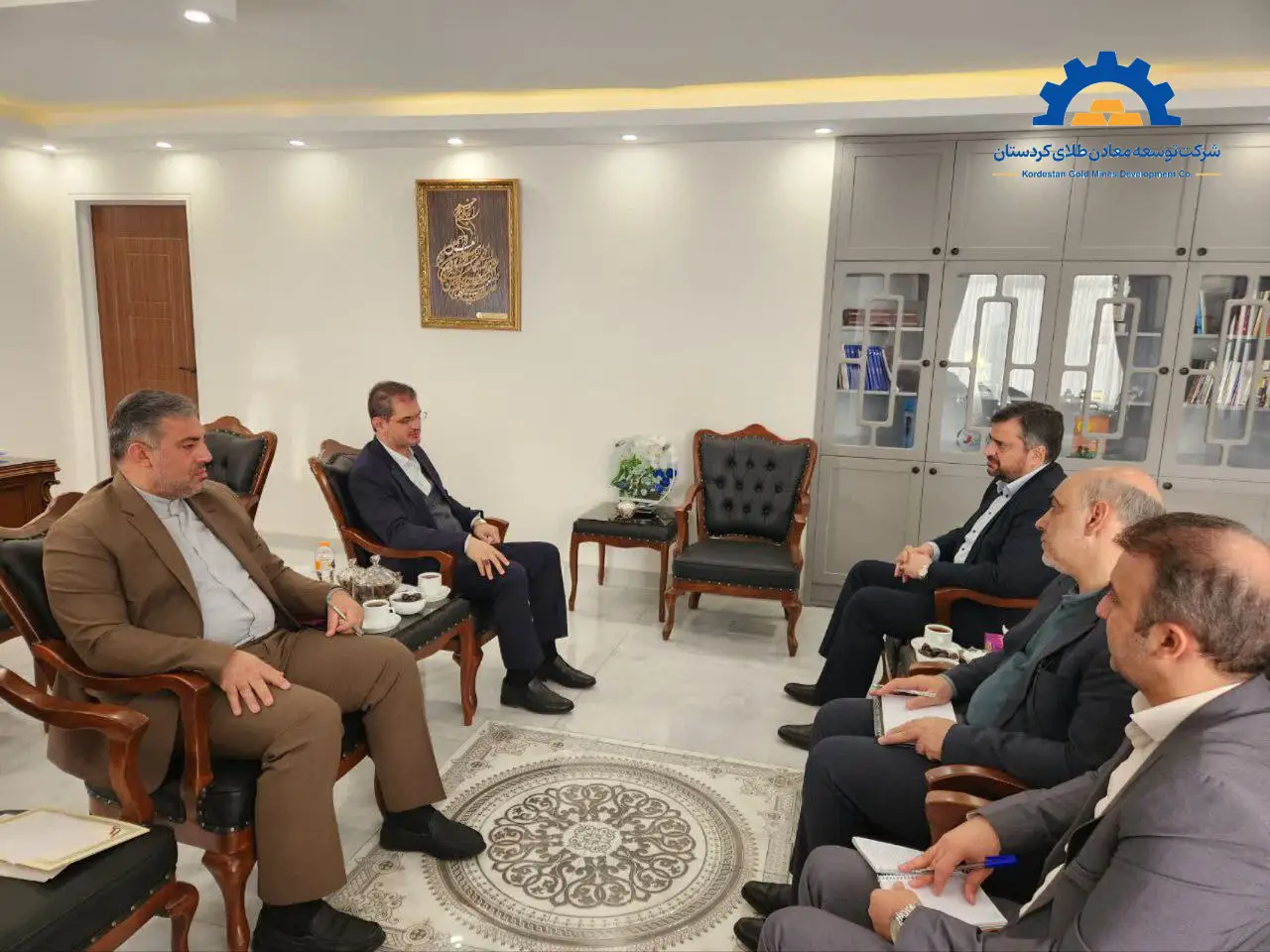 نشست مدیر عامل شرکت سرمایه گذاری تاصیکو وشرکت توسعه معادن طلای کردستان با استاندار استان کردستان